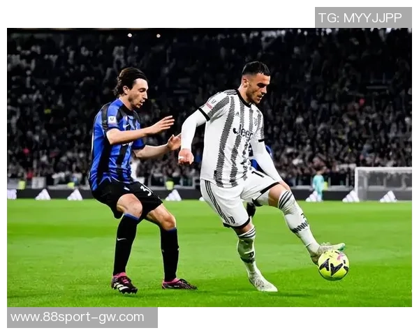 慢镜头聚焦本菲卡对尤文边卫科斯蒂奇的关注与穆里尼奥的高度评价